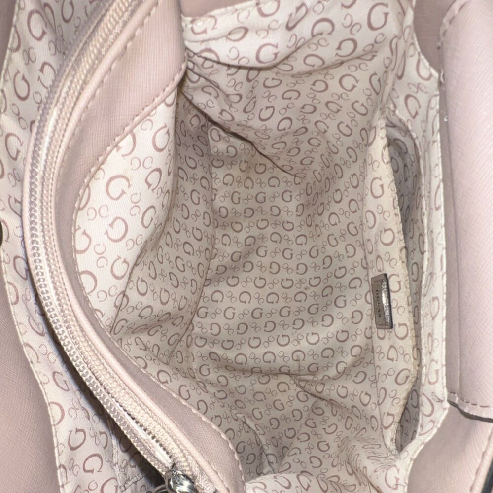 GUESS Logo Beige Heart Charm Tote Bag Zip Women's Double Handle Trapezoid - Picture 9 of 16